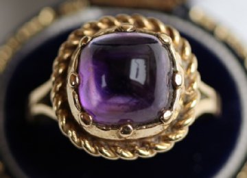 9ct Gold, Cabochon Amethyst Ring - SOLD