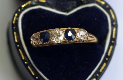 18ct Gold Sapphire & Diamond Ring