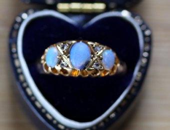 18ct Gold Opal & Diamond Ring C 1900