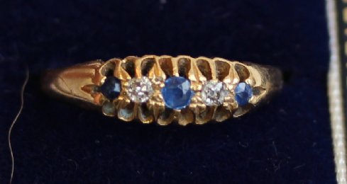 18ctGold,Sapphire & Diamond Ring