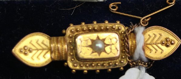 19th cent Gold& Pearl Brooch