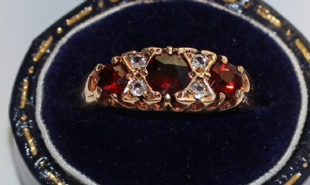 9ct Gold Garnet/Diamond set ring  Ring 