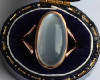 9ct Gold Moonstone Ring