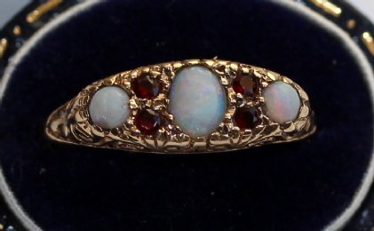 9Ct Gold Opal & Garnet  Ring C1900