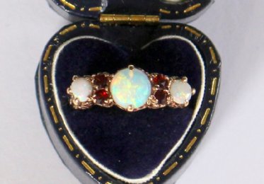 9ct Gold Opal & Garnet Ring