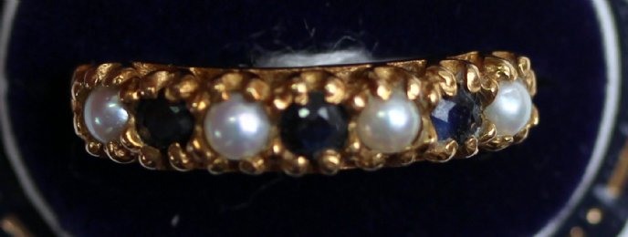 9ct Gold ,Pearl & Sapphire Ring