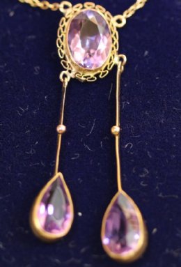 Early 20th cent Gold & Amethyst Pendant with Chain